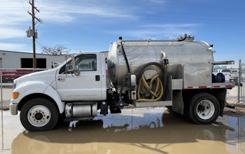 2015 2,000 gallon portable restroom truck