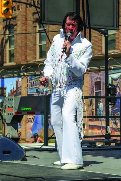 30,000 Spectators, 100 Elvis Tribute Artists, and One PRO